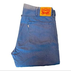 Levi’s 513 in light blue mens jeans size 38x32